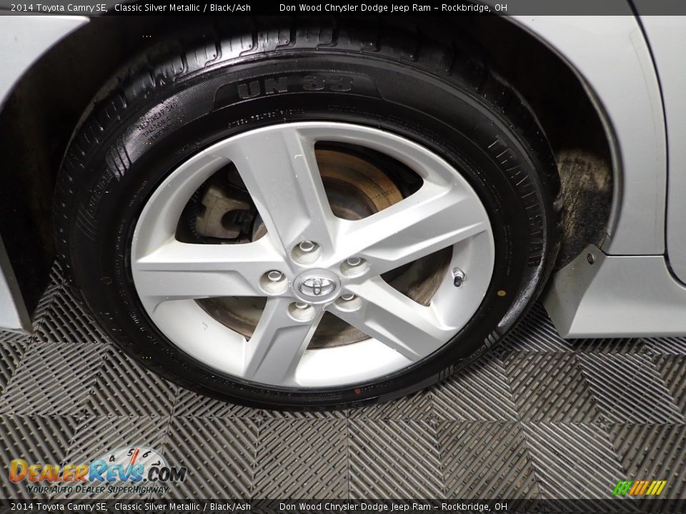 2014 Toyota Camry SE Classic Silver Metallic / Black/Ash Photo #29