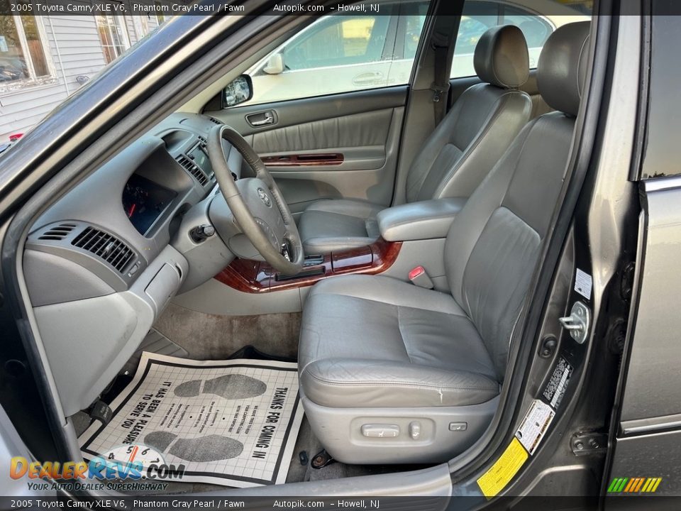 2005 Toyota Camry XLE V6 Phantom Gray Pearl / Fawn Photo #14