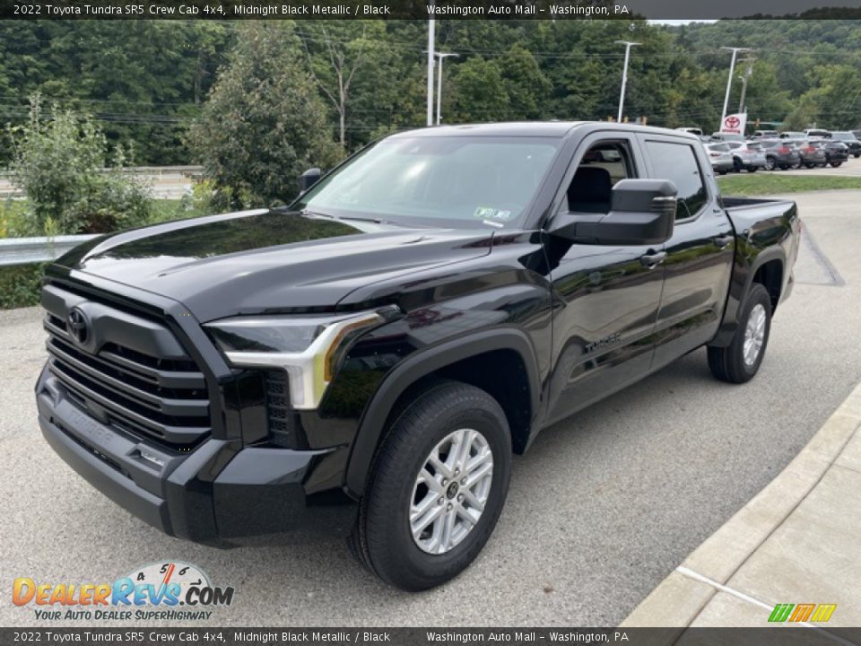 Front 3/4 View of 2022 Toyota Tundra SR5 Crew Cab 4x4 Photo #7