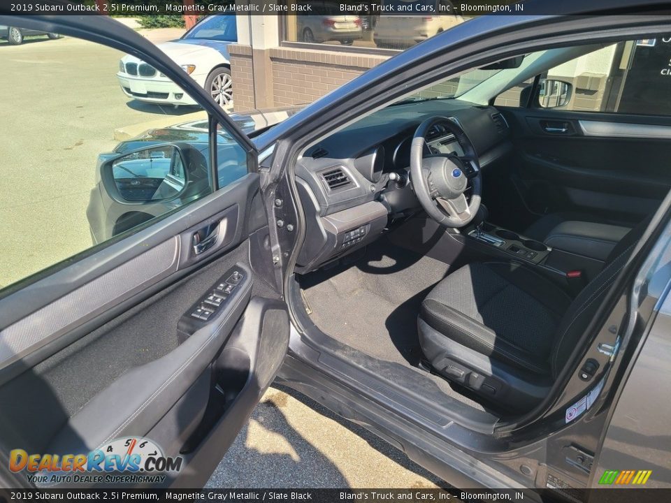 2019 Subaru Outback 2.5i Premium Magnetite Gray Metallic / Slate Black Photo #2