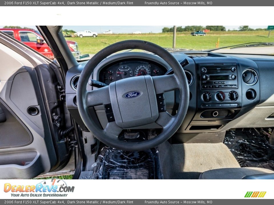 2006 Ford F150 XLT SuperCab 4x4 Dark Stone Metallic / Medium/Dark Flint Photo #24