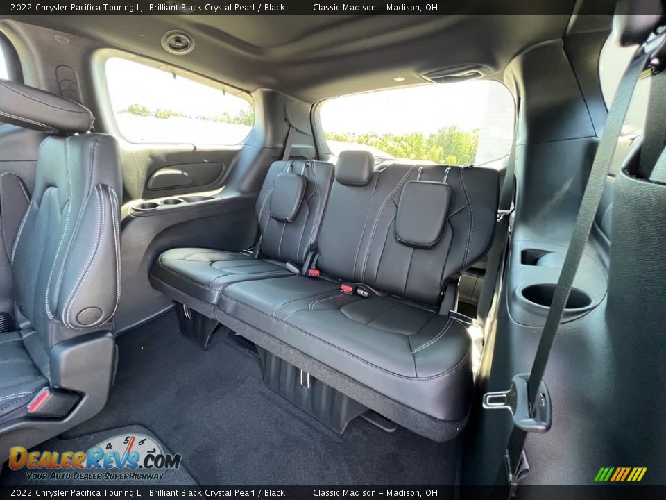2022 Chrysler Pacifica Touring L Brilliant Black Crystal Pearl / Black Photo #4