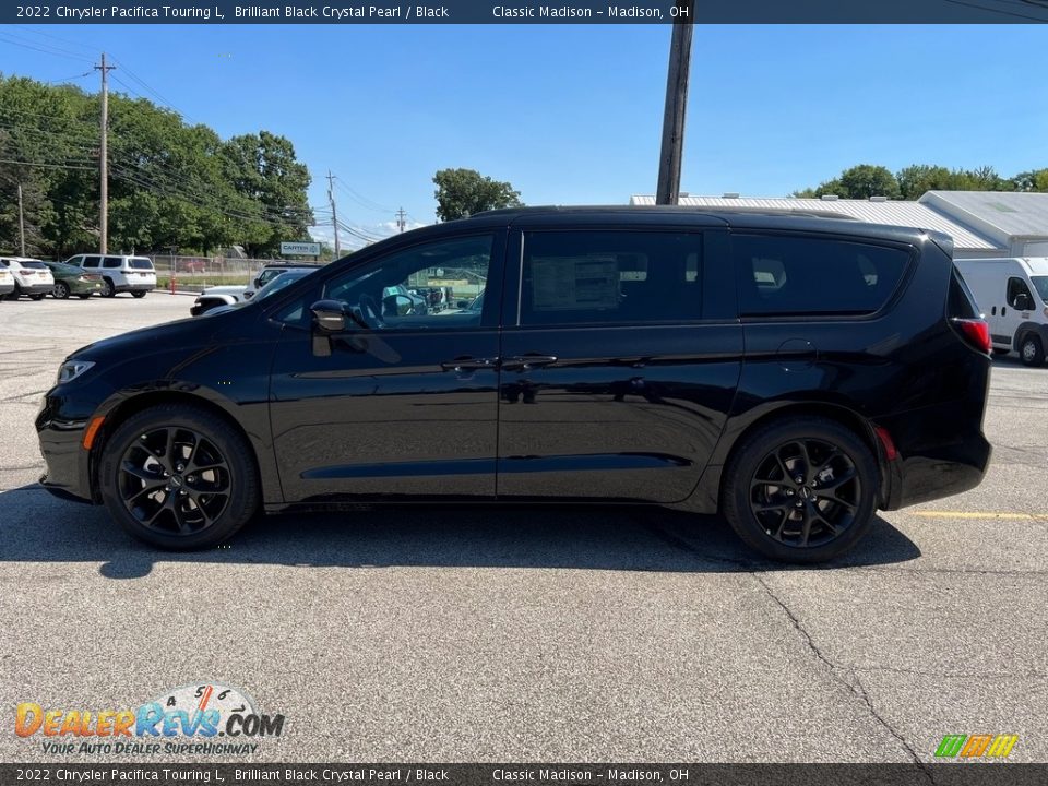 2022 Chrysler Pacifica Touring L Brilliant Black Crystal Pearl / Black Photo #9