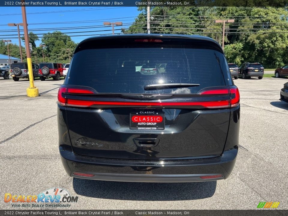 2022 Chrysler Pacifica Touring L Brilliant Black Crystal Pearl / Black Photo #11