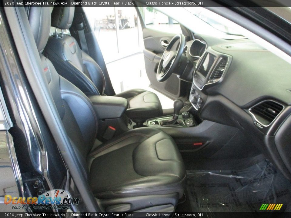 2020 Jeep Cherokee Trailhawk 4x4 Diamond Black Crystal Pearl / Black Photo #17