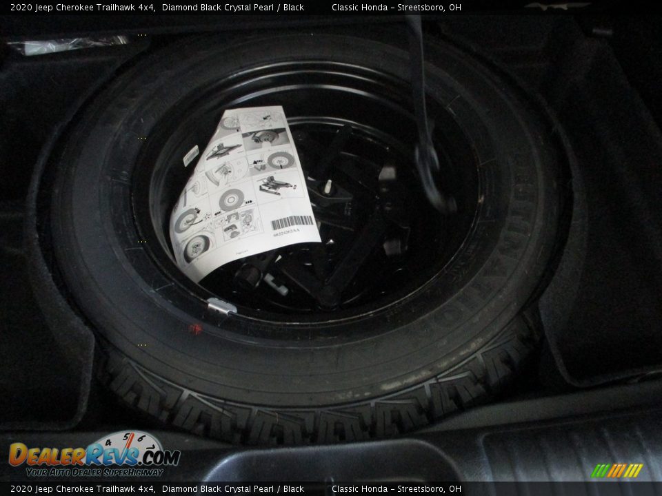 2020 Jeep Cherokee Trailhawk 4x4 Diamond Black Crystal Pearl / Black Photo #22
