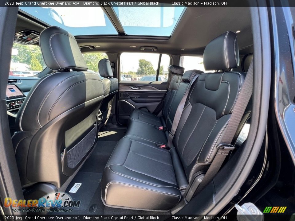 2023 Jeep Grand Cherokee Overland 4x4 Diamond Black Crystal Pearl / Global Black Photo #3