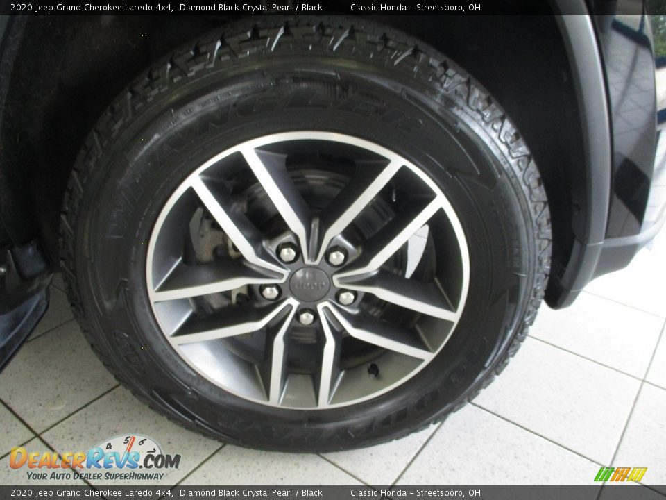 2020 Jeep Grand Cherokee Laredo 4x4 Diamond Black Crystal Pearl / Black Photo #5