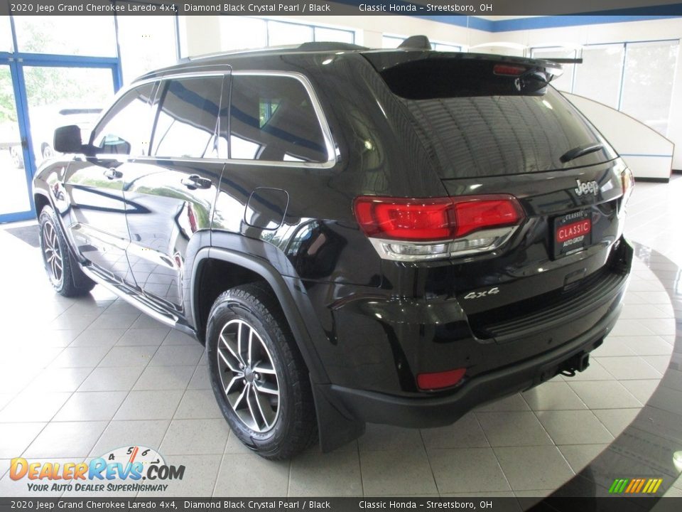 2020 Jeep Grand Cherokee Laredo 4x4 Diamond Black Crystal Pearl / Black Photo #11