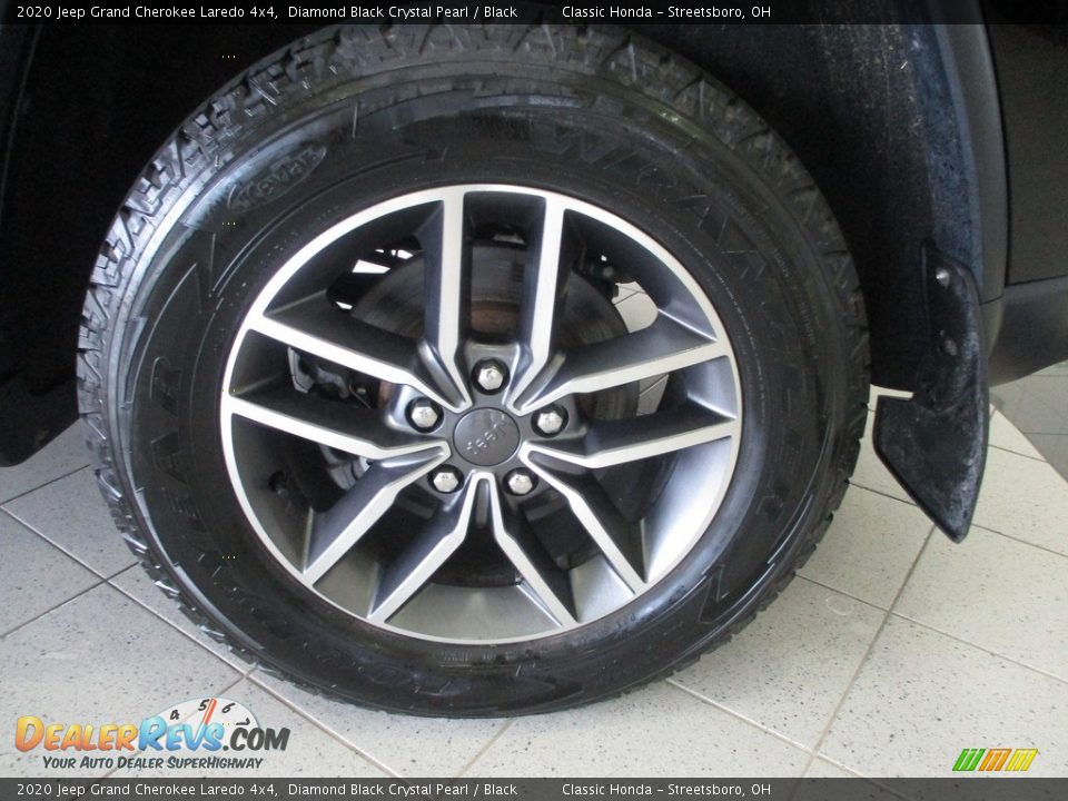 2020 Jeep Grand Cherokee Laredo 4x4 Diamond Black Crystal Pearl / Black Photo #13