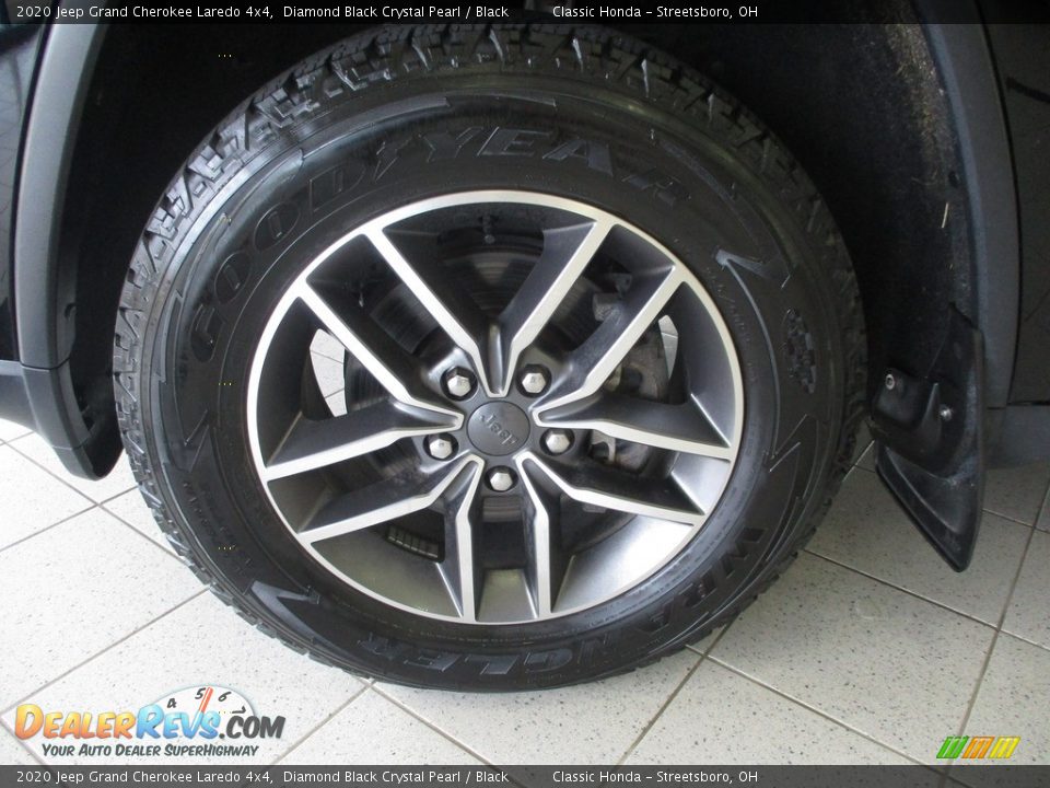 2020 Jeep Grand Cherokee Laredo 4x4 Diamond Black Crystal Pearl / Black Photo #14
