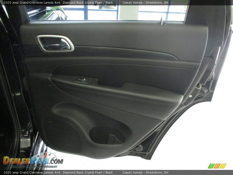 2020 Jeep Grand Cherokee Laredo 4x4 Diamond Black Crystal Pearl / Black Photo #20
