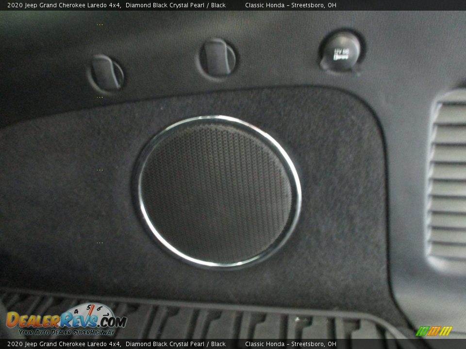 2020 Jeep Grand Cherokee Laredo 4x4 Diamond Black Crystal Pearl / Black Photo #24
