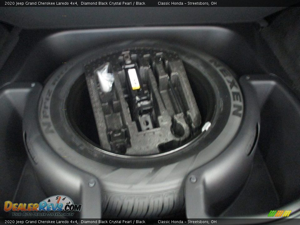 2020 Jeep Grand Cherokee Laredo 4x4 Diamond Black Crystal Pearl / Black Photo #25