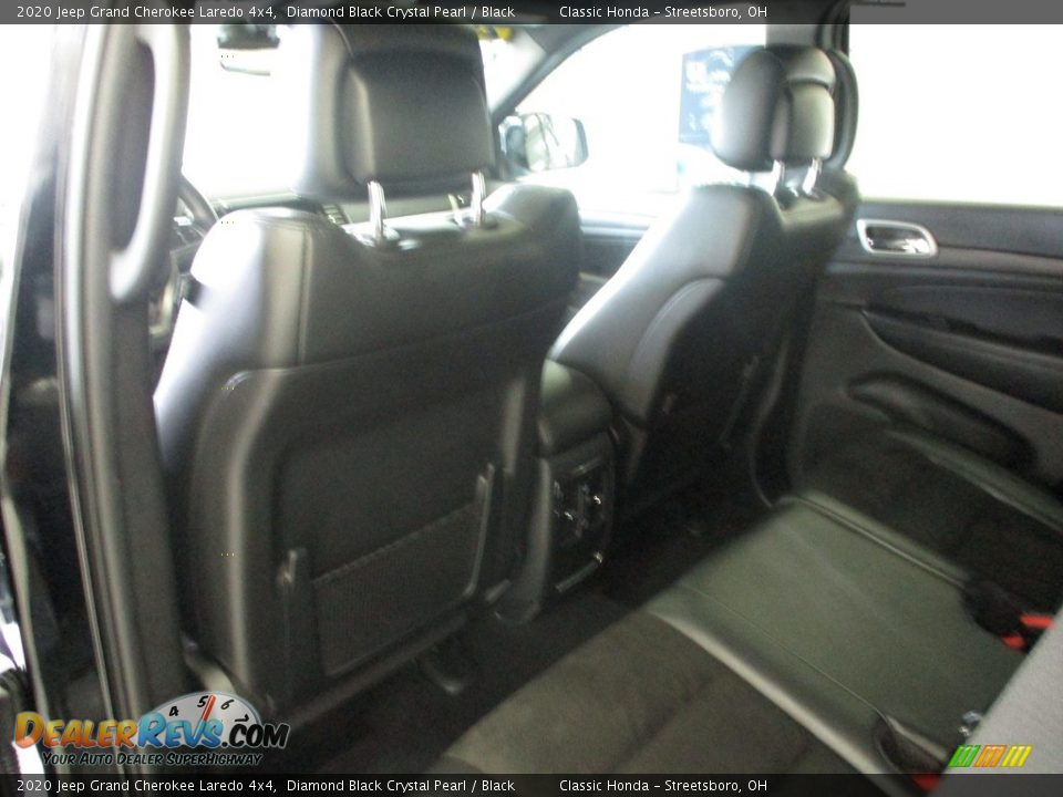 2020 Jeep Grand Cherokee Laredo 4x4 Diamond Black Crystal Pearl / Black Photo #27