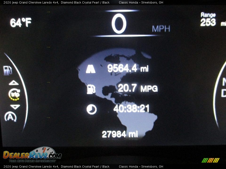 2020 Jeep Grand Cherokee Laredo 4x4 Diamond Black Crystal Pearl / Black Photo #34