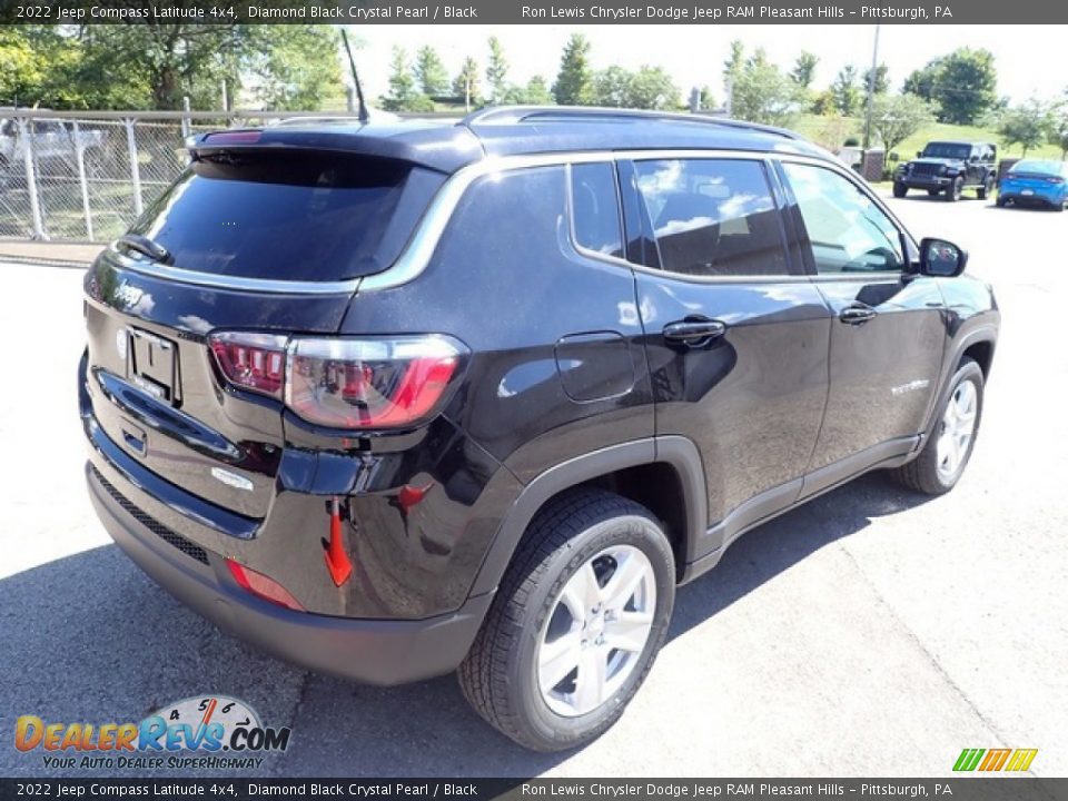 2022 Jeep Compass Latitude 4x4 Diamond Black Crystal Pearl / Black Photo #5