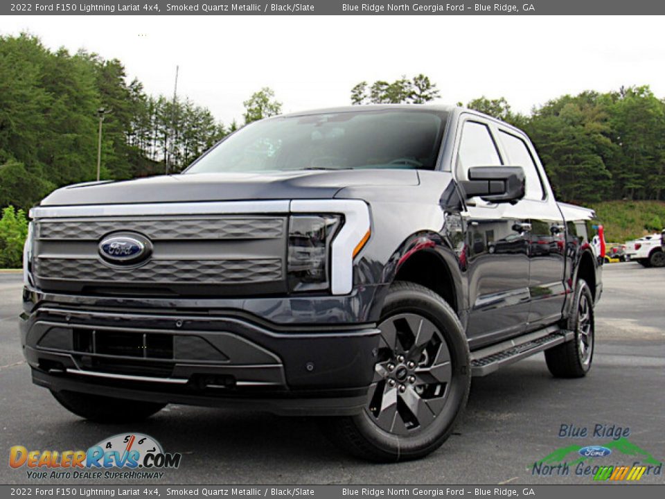 Front 3/4 View of 2022 Ford F150 Lightning Lariat 4x4 Photo #1