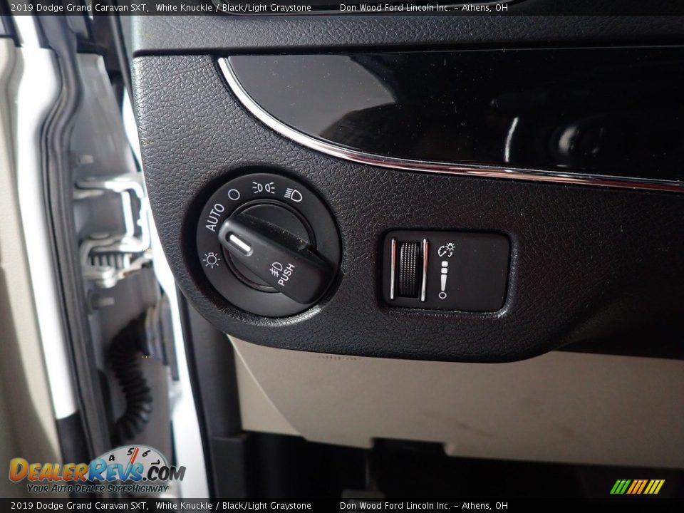 2019 Dodge Grand Caravan SXT White Knuckle / Black/Light Graystone Photo #32