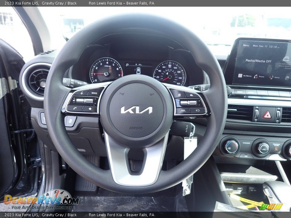 2023 Kia Forte LXS Gravity Gray / Black Photo #18