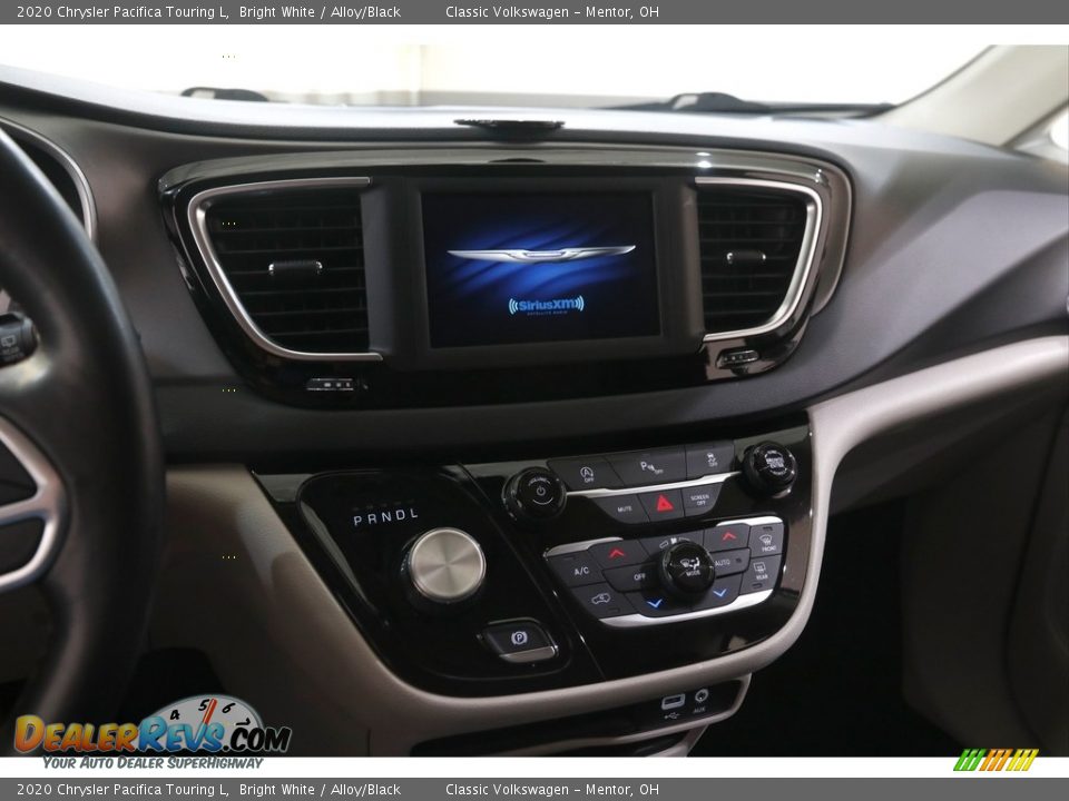 2020 Chrysler Pacifica Touring L Bright White / Alloy/Black Photo #9