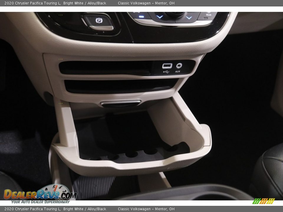 2020 Chrysler Pacifica Touring L Bright White / Alloy/Black Photo #15
