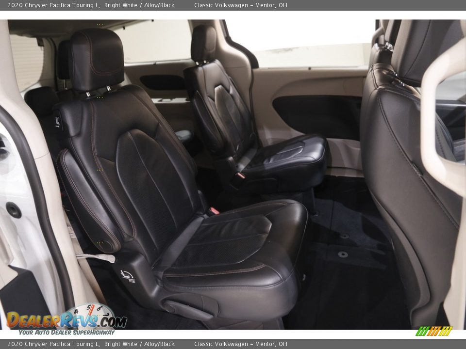 2020 Chrysler Pacifica Touring L Bright White / Alloy/Black Photo #19