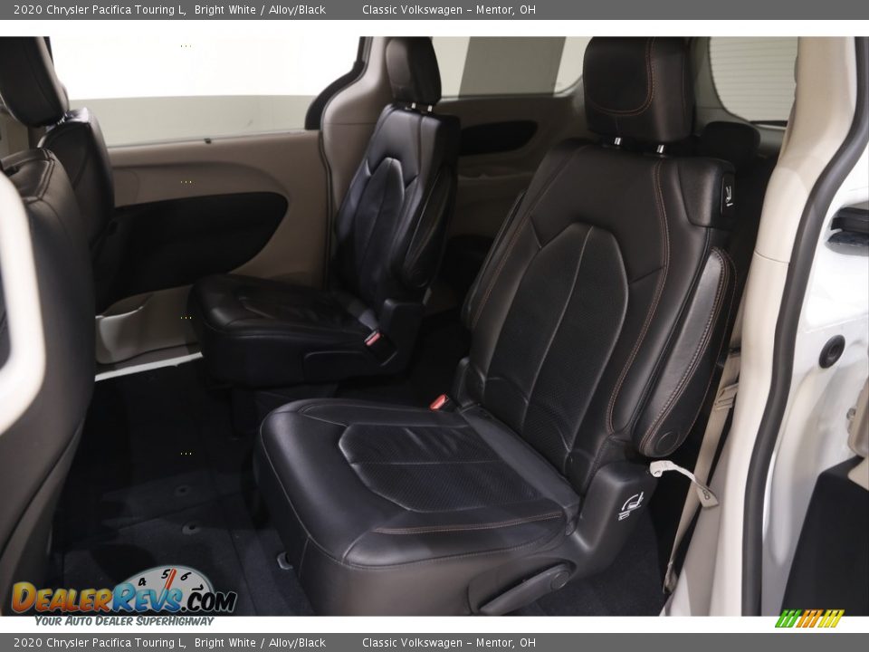 2020 Chrysler Pacifica Touring L Bright White / Alloy/Black Photo #20