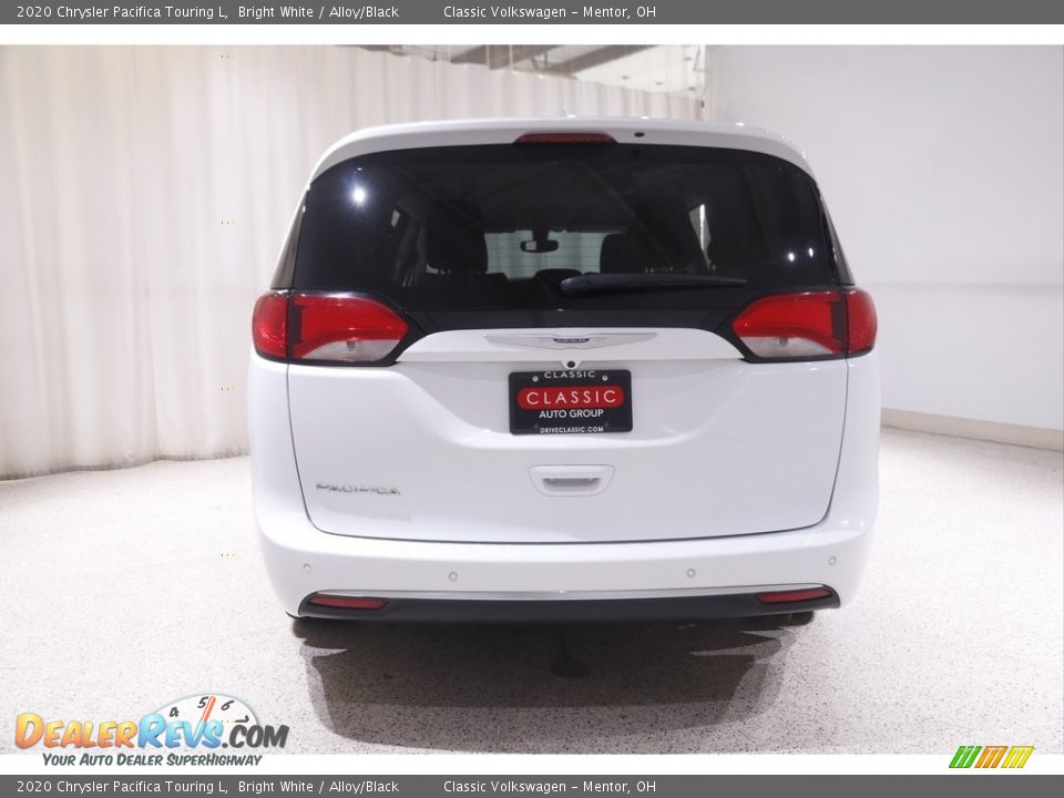 2020 Chrysler Pacifica Touring L Bright White / Alloy/Black Photo #22