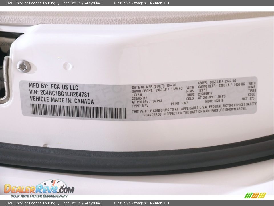 2020 Chrysler Pacifica Touring L Bright White / Alloy/Black Photo #25