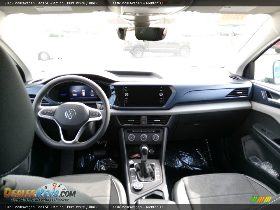 2022 Volkswagen Taos SE 4Motion Pure White / Black Photo #2