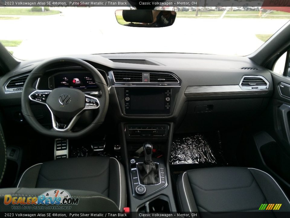 Titan Black Interior - 2023 Volkswagen Atlas SE 4Motion Photo #2