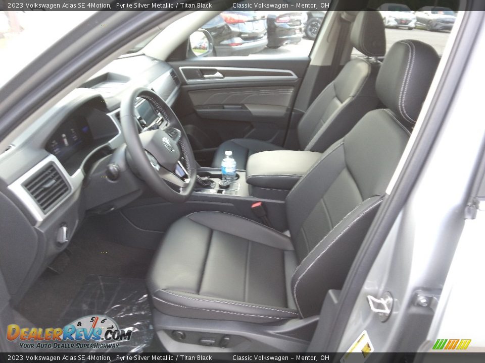 2023 Volkswagen Atlas SE 4Motion Pyrite Silver Metallic / Titan Black Photo #3