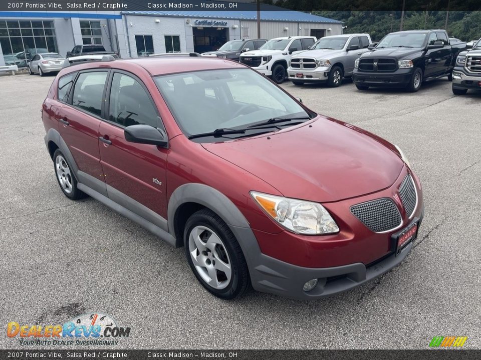 2007 Pontiac Vibe Salsa Red / Graphite Photo #4