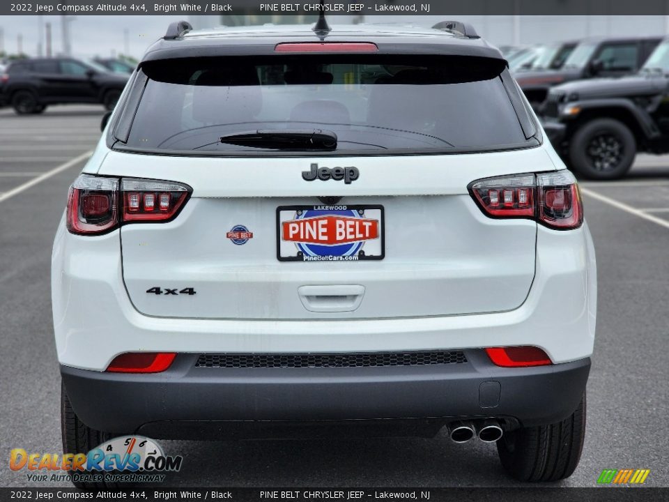 2022 Jeep Compass Altitude 4x4 Bright White / Black Photo #5