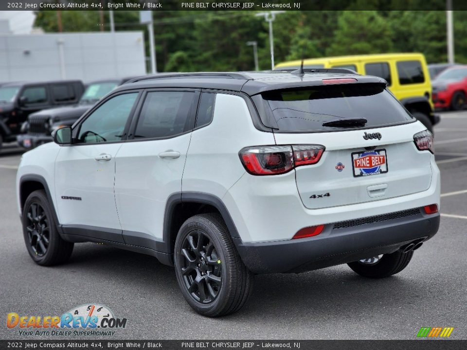 2022 Jeep Compass Altitude 4x4 Bright White / Black Photo #4