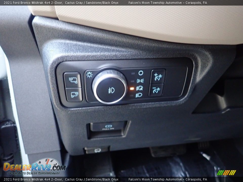 Controls of 2021 Ford Bronco Wildtrak 4x4 2-Door Photo #21