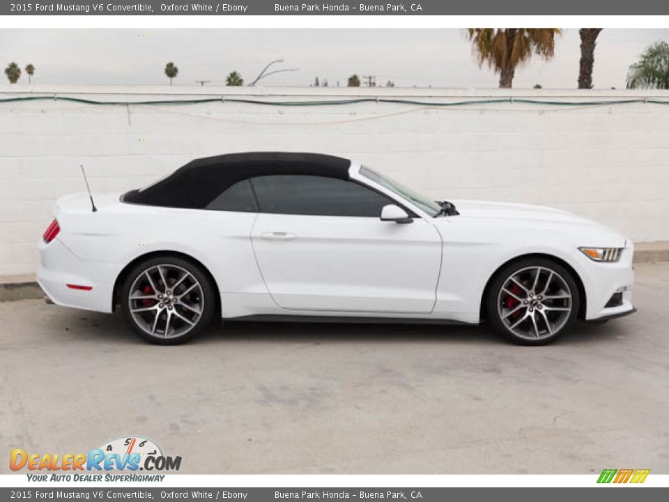 2015 Ford Mustang V6 Convertible Oxford White / Ebony Photo #10
