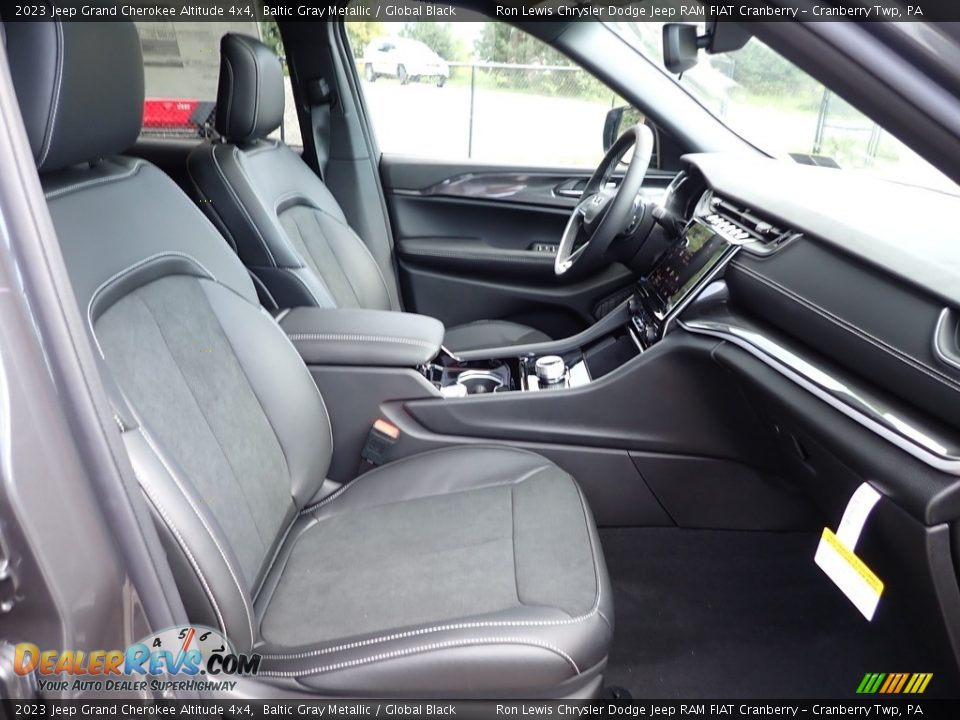 Global Black Interior - 2023 Jeep Grand Cherokee Altitude 4x4 Photo #10