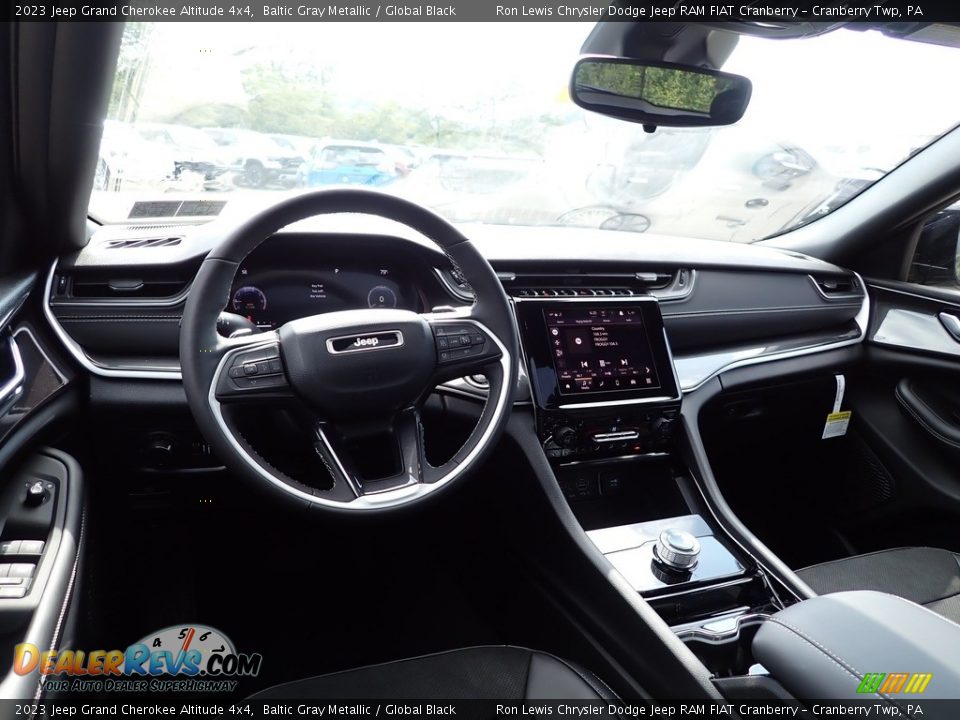 Dashboard of 2023 Jeep Grand Cherokee Altitude 4x4 Photo #13