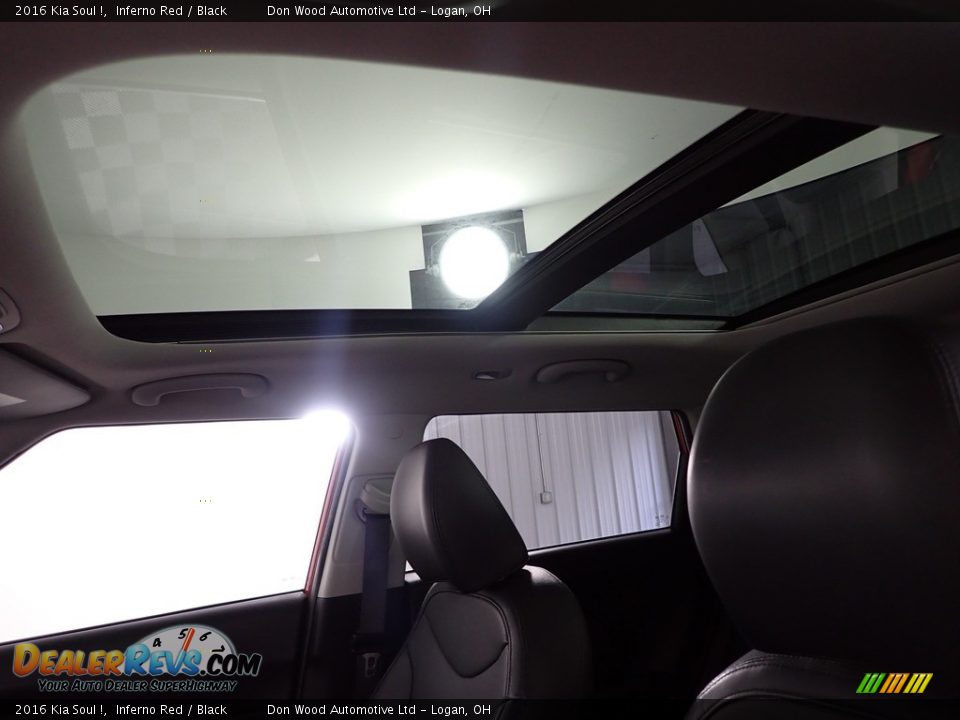 2016 Kia Soul ! Inferno Red / Black Photo #4