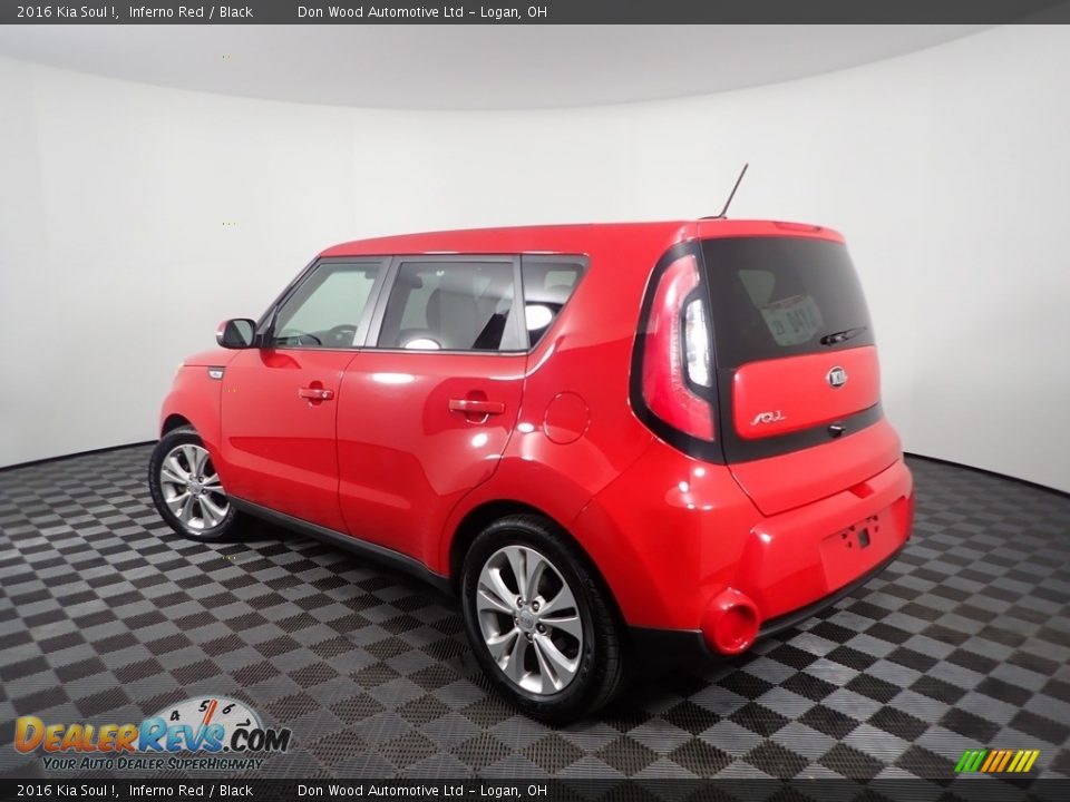 2016 Kia Soul ! Inferno Red / Black Photo #8