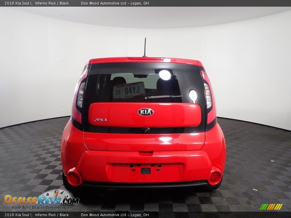 2016 Kia Soul ! Inferno Red / Black Photo #9