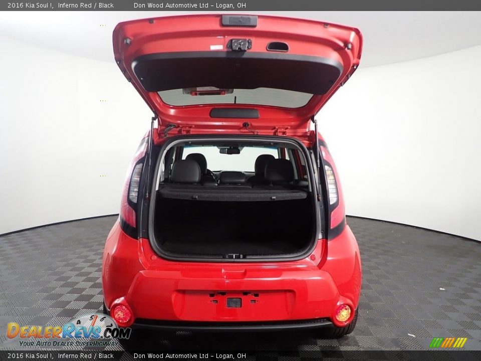2016 Kia Soul ! Inferno Red / Black Photo #10