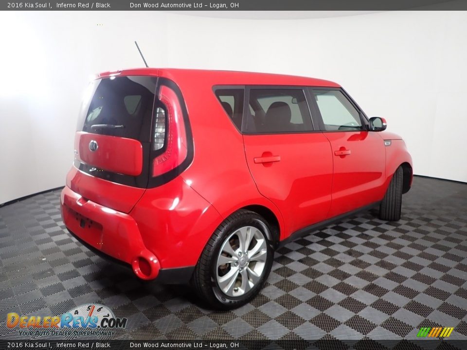 2016 Kia Soul ! Inferno Red / Black Photo #12