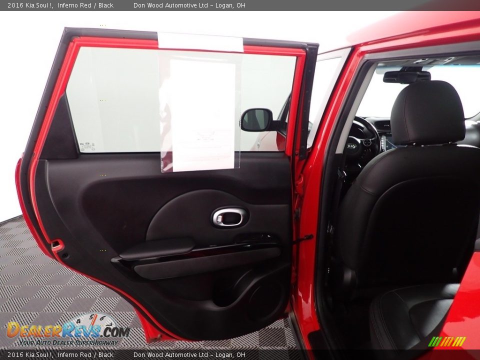 2016 Kia Soul ! Inferno Red / Black Photo #24