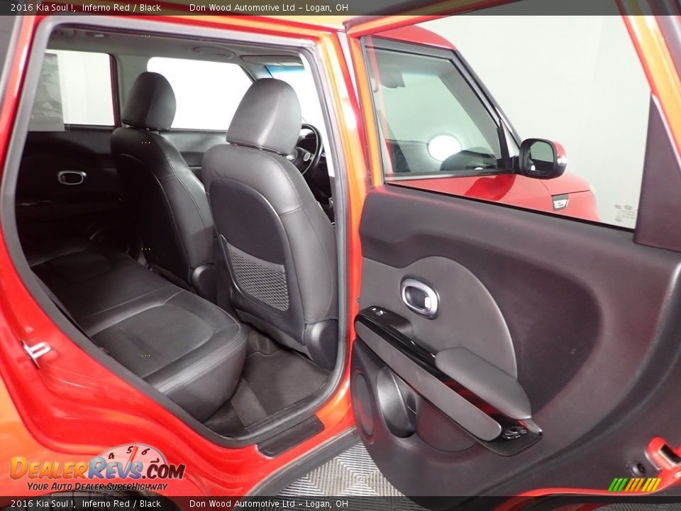 2016 Kia Soul ! Inferno Red / Black Photo #29