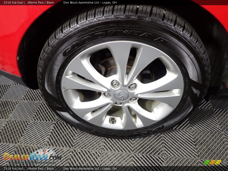 2016 Kia Soul ! Inferno Red / Black Photo #33