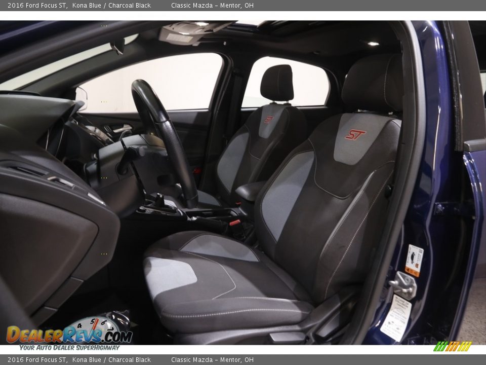 Front Seat of 2016 Ford Focus ST Photo #5