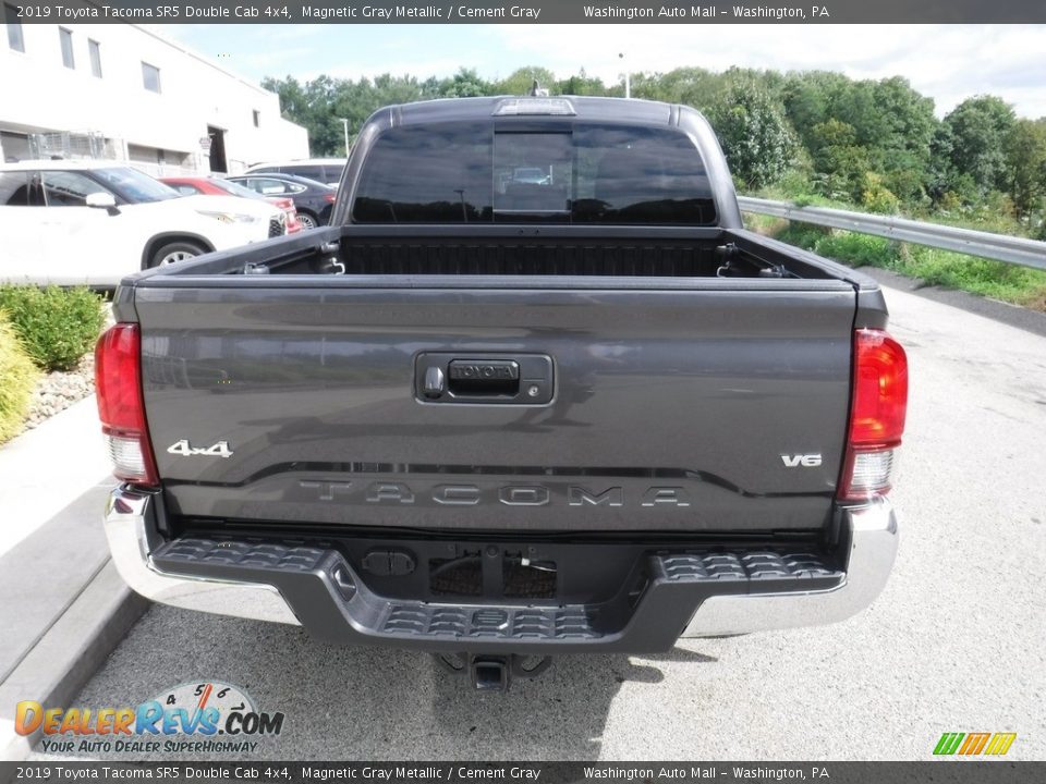 2019 Toyota Tacoma SR5 Double Cab 4x4 Magnetic Gray Metallic / Cement Gray Photo #17